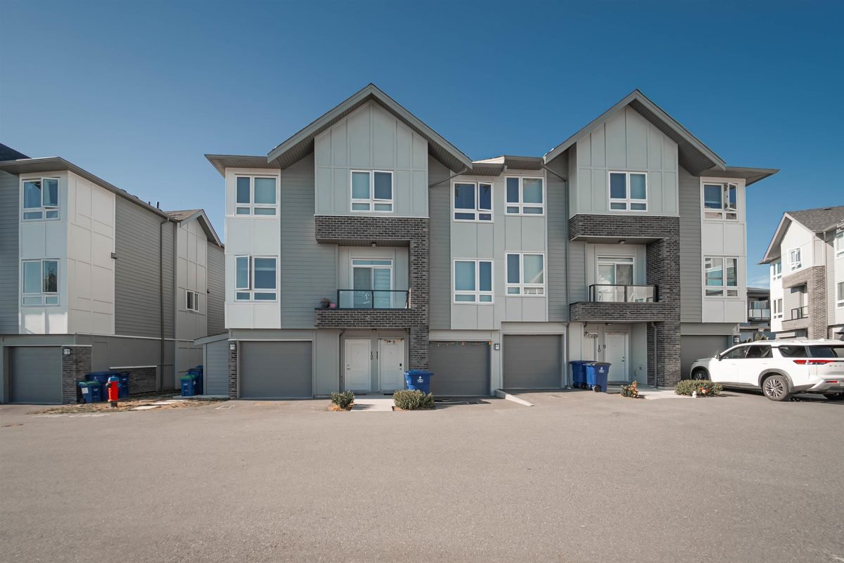 12 - 3323 Rockhill Place